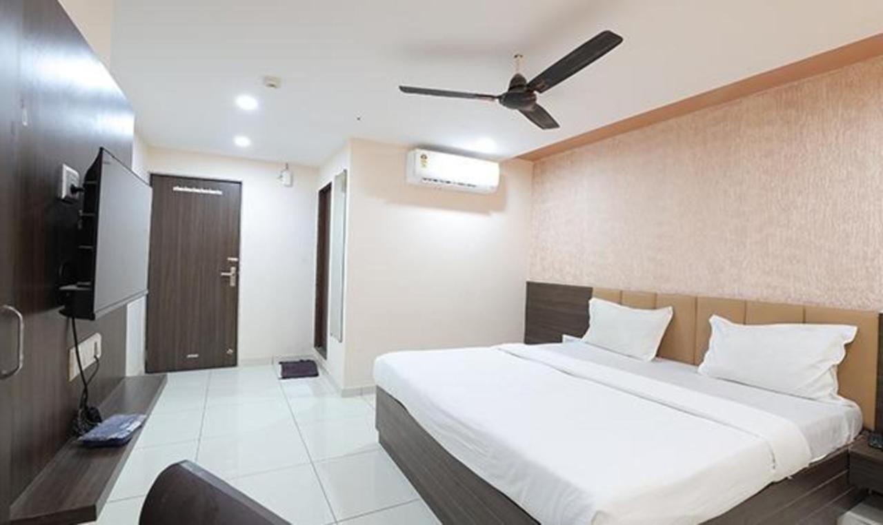 Fabhotel The Heaven Ahmedabad Extérieur photo